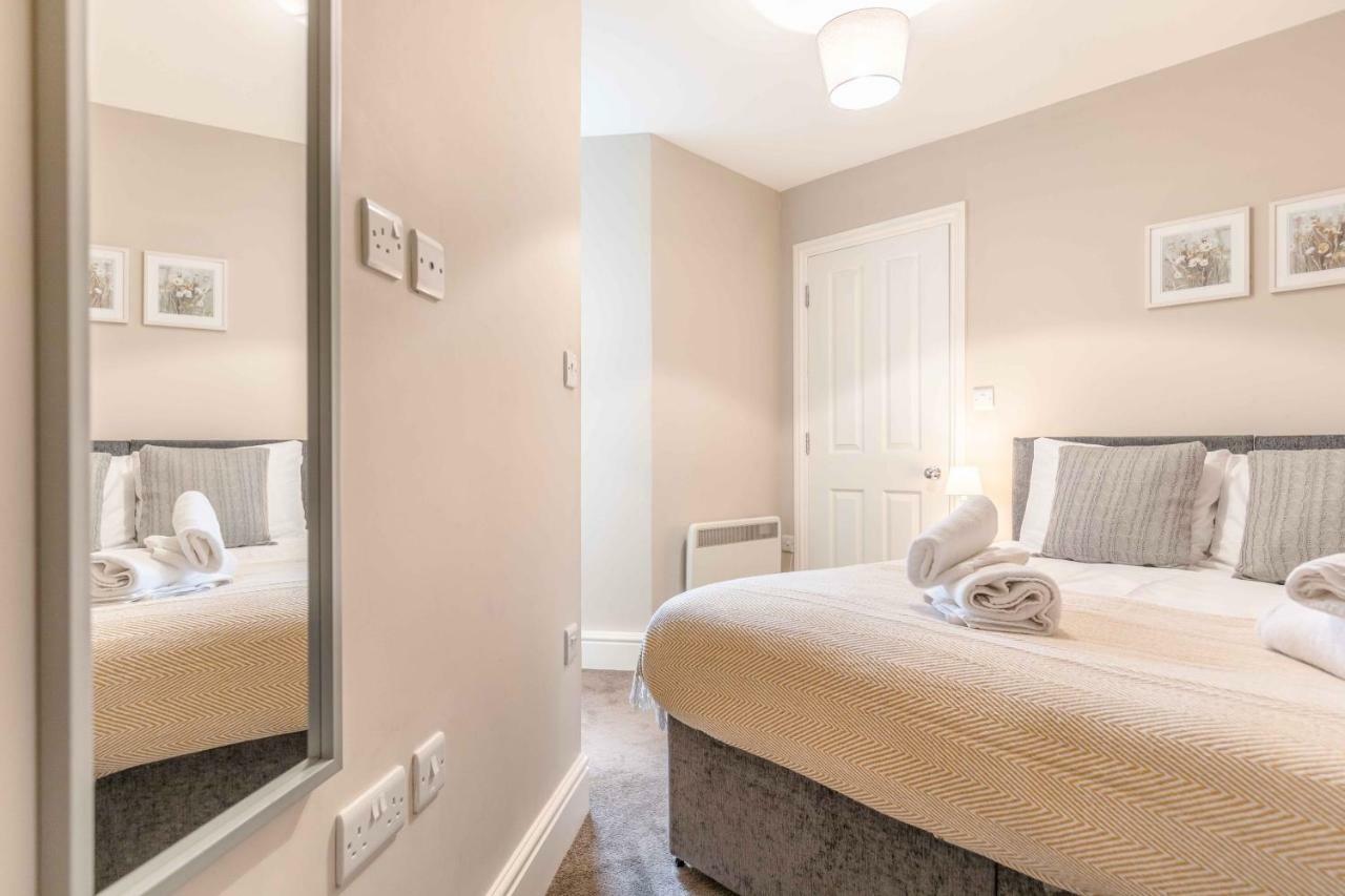 Modern Apartment Within Short Walk Of The Castle, High Street And Long Walk - Free Parking Windsor Exteriör bild