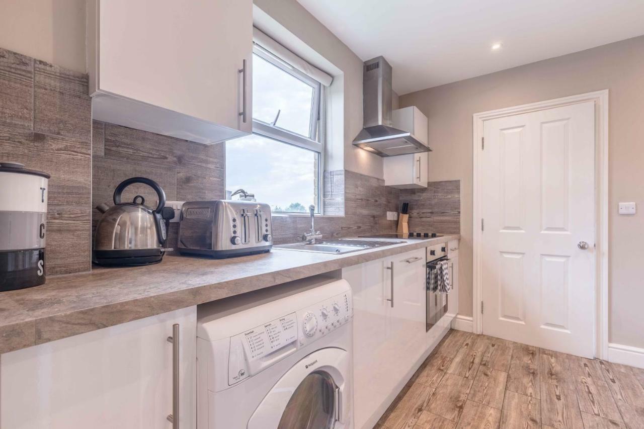 Modern Apartment Within Short Walk Of The Castle, High Street And Long Walk - Free Parking Windsor Exteriör bild