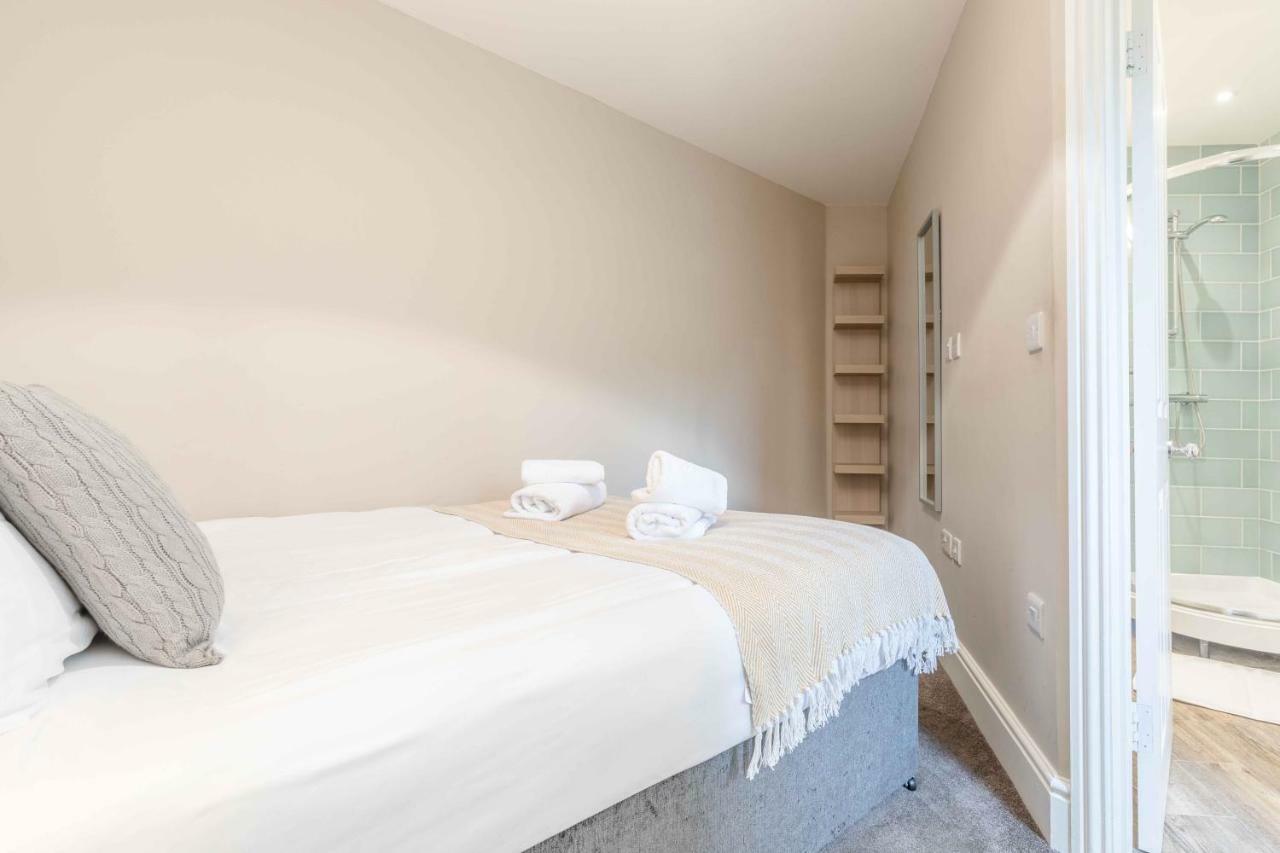 Modern Apartment Within Short Walk Of The Castle, High Street And Long Walk - Free Parking Windsor Exteriör bild