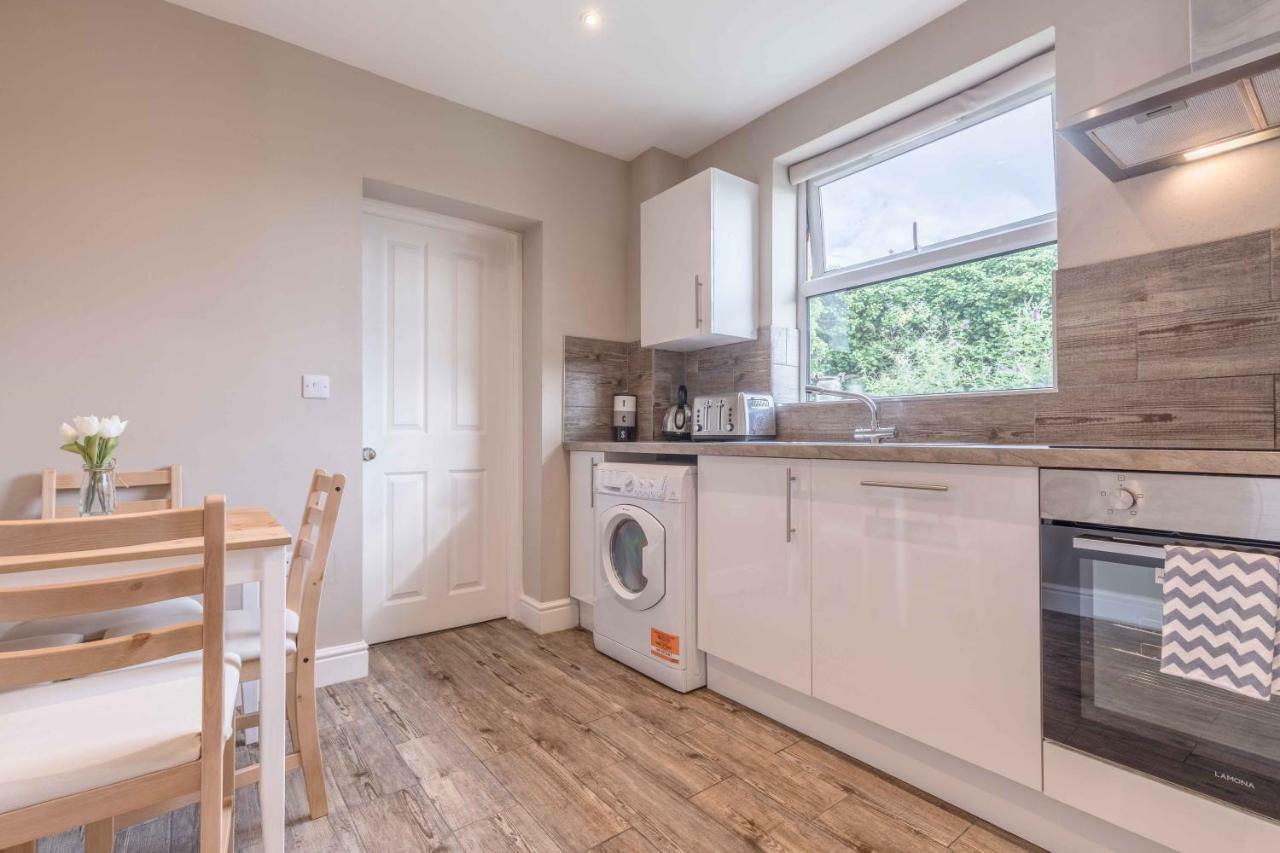 Modern Apartment Within Short Walk Of The Castle, High Street And Long Walk - Free Parking Windsor Exteriör bild